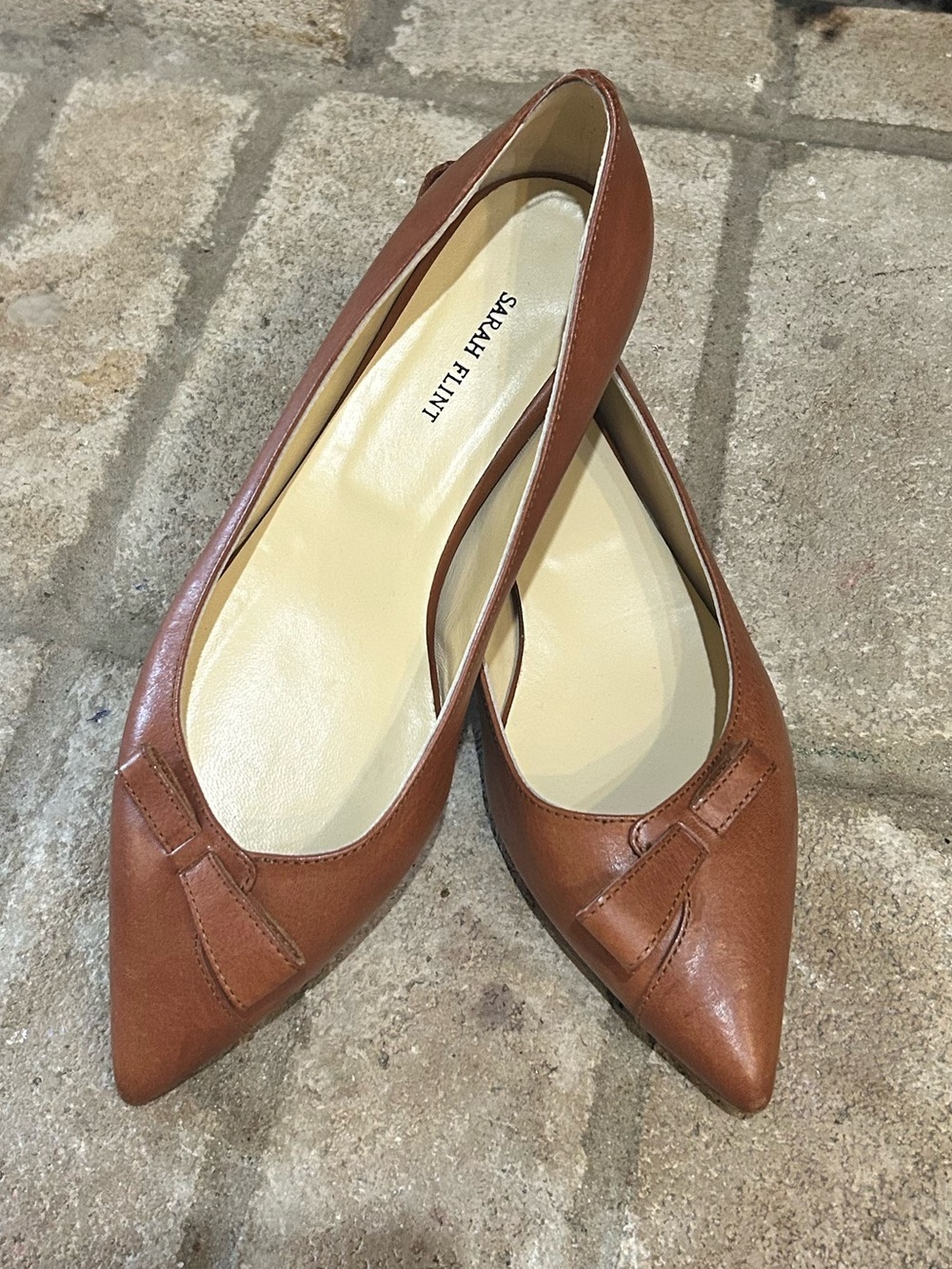 Sarah Flint Brown Pointed-Toe Leather Flats with Bow Detail EUC